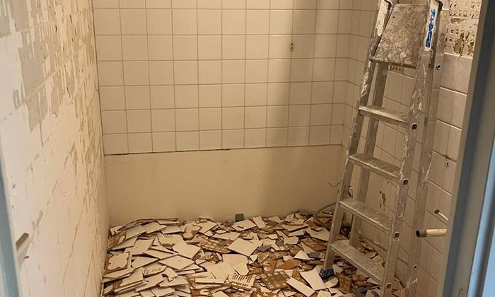 Préparation de salle de bain avant rénovation complète